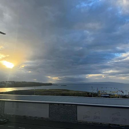 Modern Apartment With Sea Views Portrush Exteriör bild