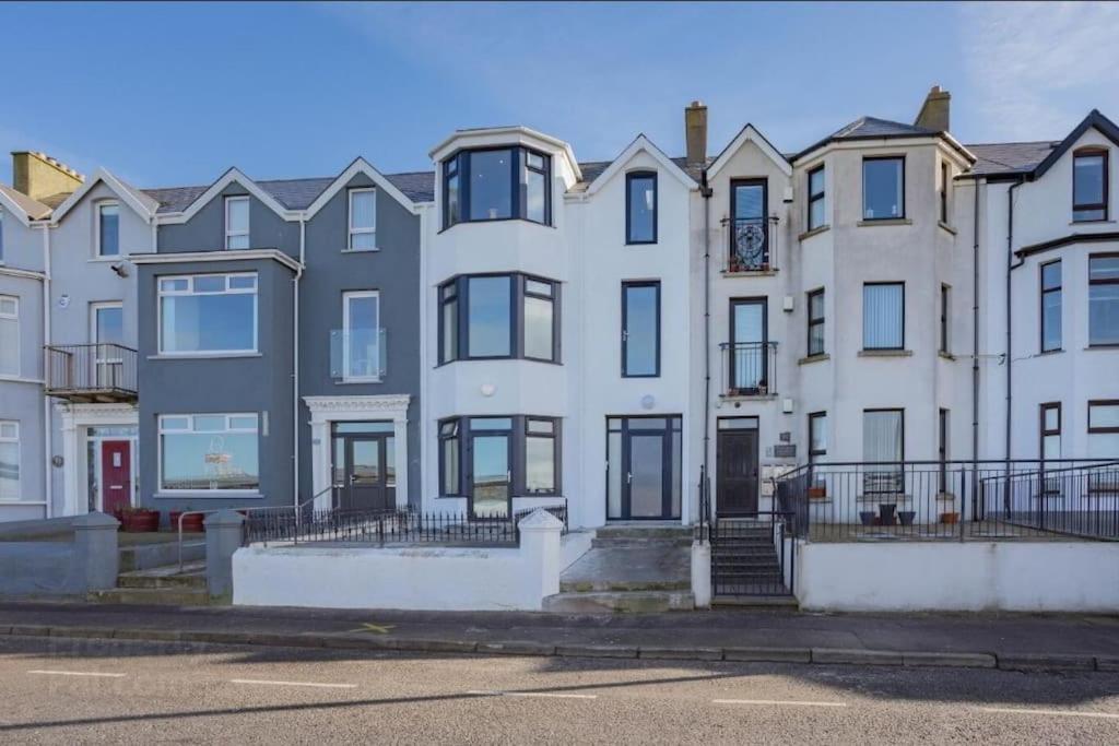 Modern Apartment With Sea Views Portrush Exteriör bild