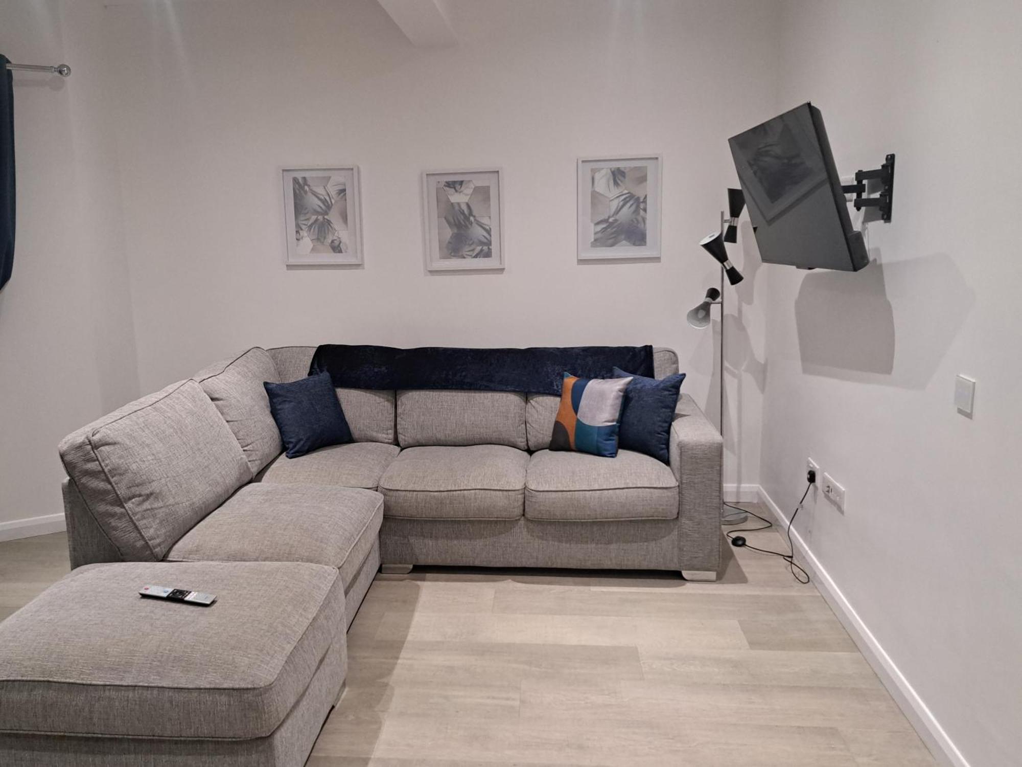 Modern Apartment With Sea Views Portrush Exteriör bild